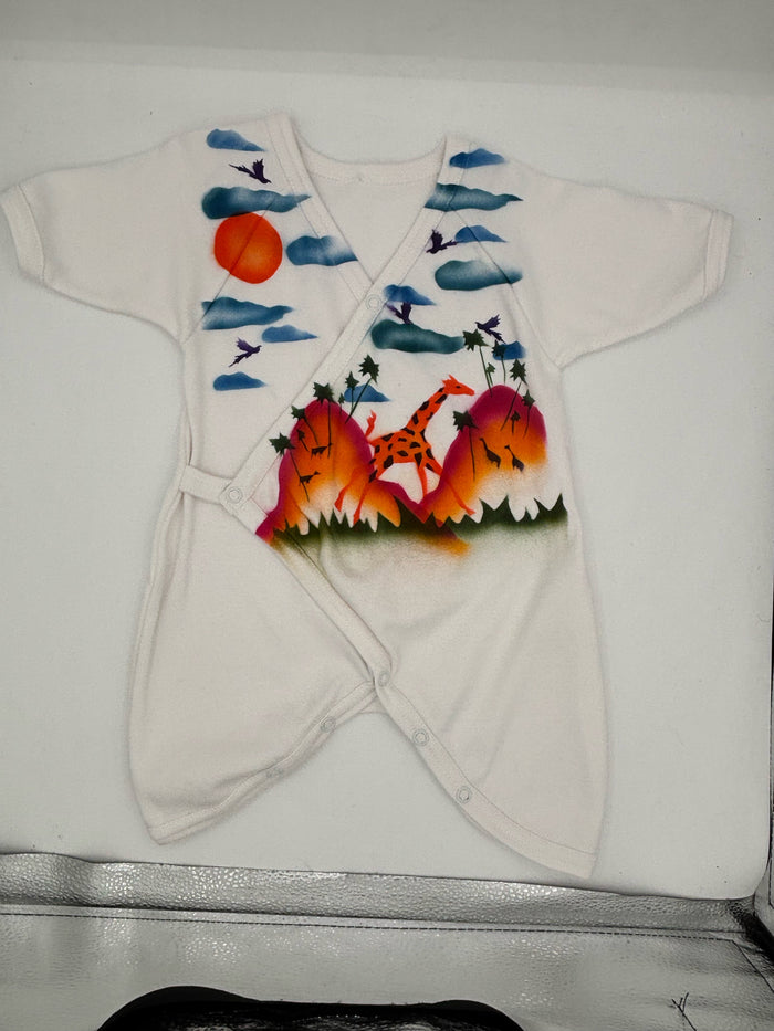 6 M - Kimono Hand Painted Giraffe Design