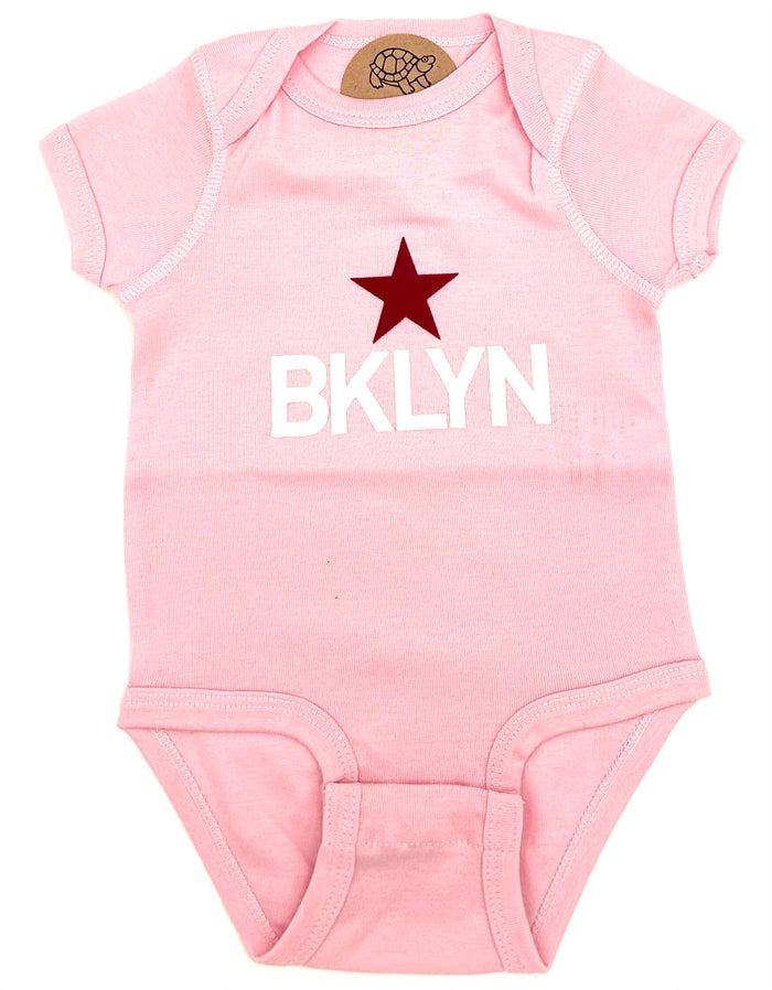 Brooklyn Star Onesie pink size 18M