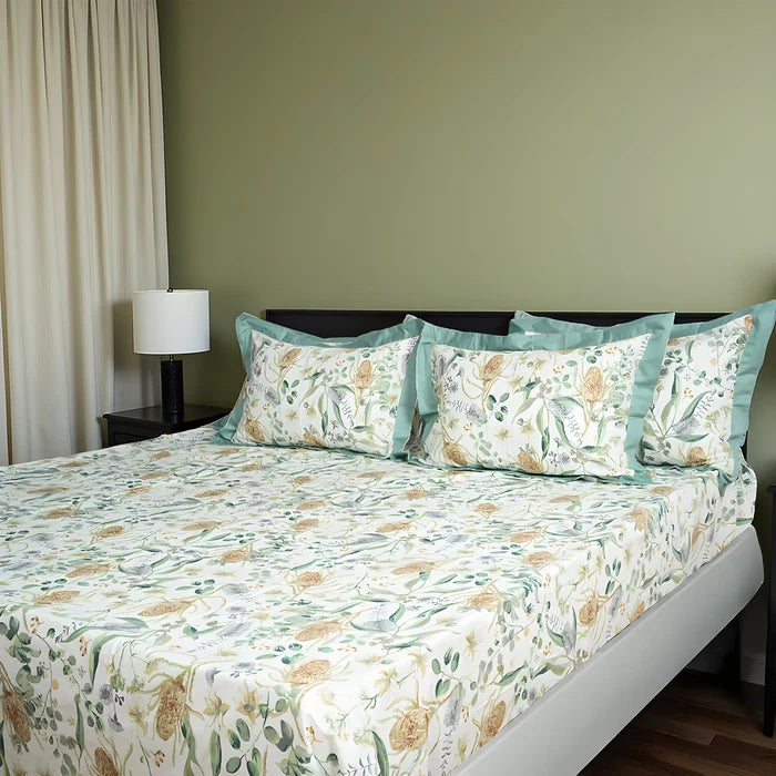 Laska Green Corn (150 TC) - 100% Cotton King-Size Bedsheet + 2 Pillow Covers