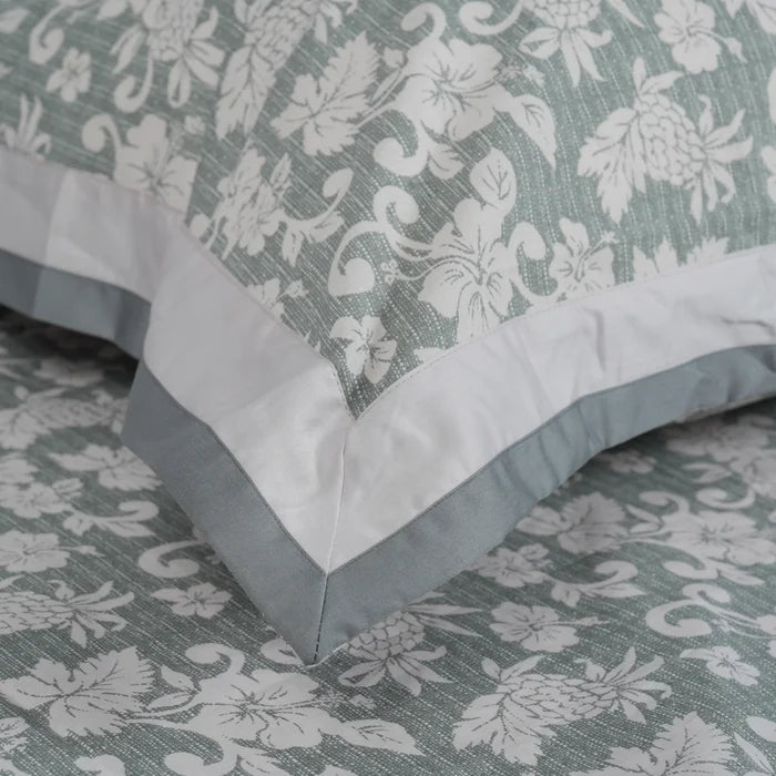 Lavish Beyond Grey 100% Cotton King-Size Bedsheet + 2 Pillow Covers