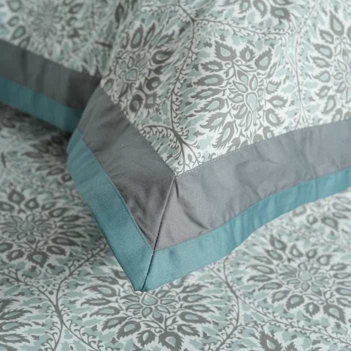 Lavish Kiki Blue 100% Cotton King-Size Bedsheet + 2 Pillow Covers