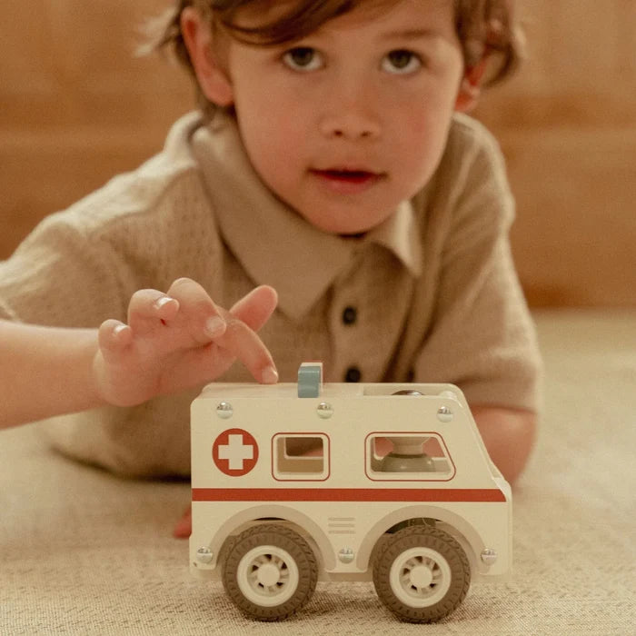 Little Dutch - Ambulance - Mabel & Fox