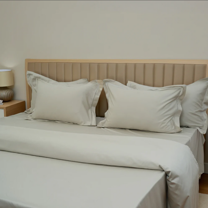 Luxor Soft Haven (300 TC) - 100% Cotton King-Size Bedsheet + 2 Pillow Covers