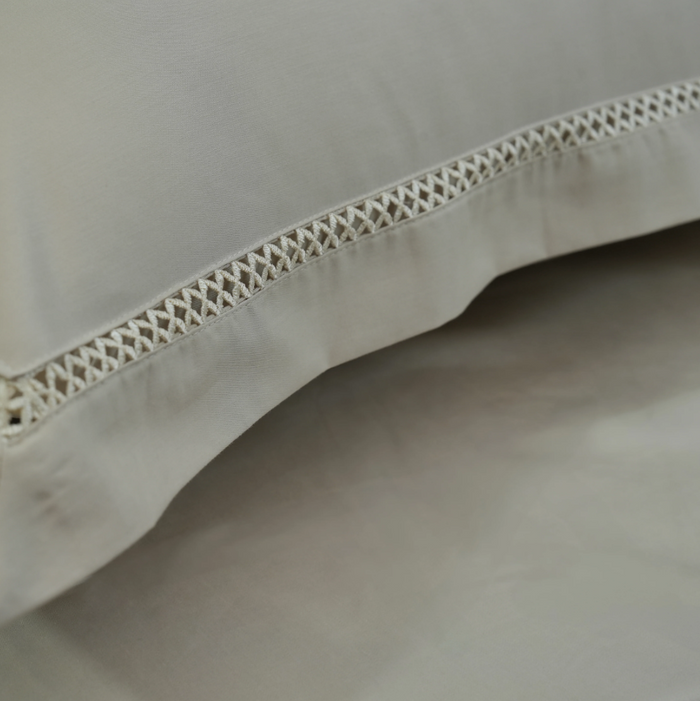 Luxor Soft Haven (300 TC) - 100% Cotton King-Size Bedsheet + 2 Pillow Covers