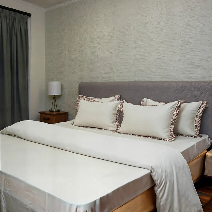 Pristine White Skin (300 TC) - 100% Cotton King-Size Bedsheet + 2 Pillow Covers