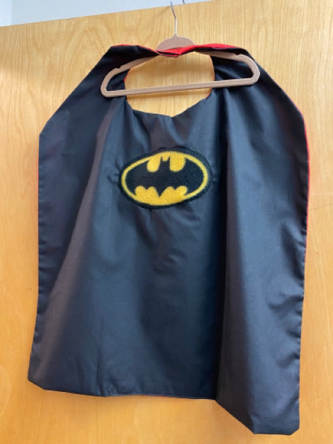 Reversible Superman/Batman Cape (Red/Black)